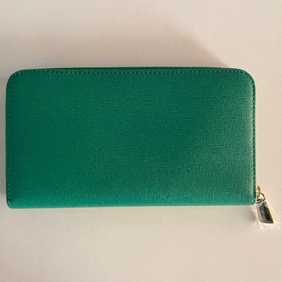 Furla extra large zip around leather wallet. Brand new with tags in box - Picture 4 of 5
